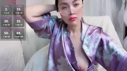 yooo online show from 11/04/25, 02:54