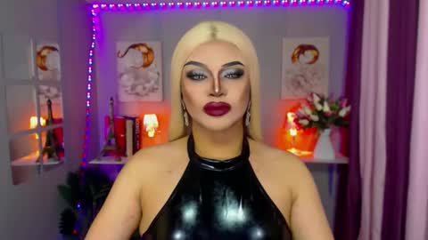 Snapshot of amazingfatcock_ts chatting on 01/04/25, 08:49 MISS JAZMINE QUEEN OF HELLFIRE online show from 01/04/25, 08:49