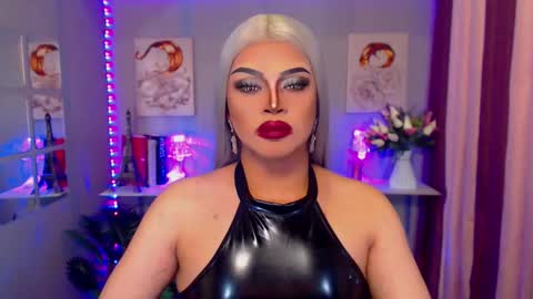 Snapshot of amazingfatcock_ts chatting on 01/04/25, 04:54 MISS JAZMINE QUEEN OF HELLFIRE online show from 01/04/25, 04:54