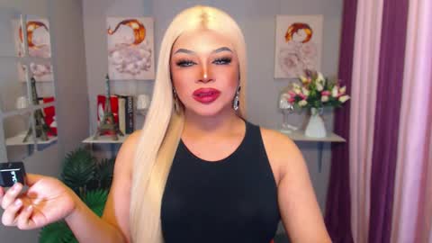 Snapshot of amazingfatcock_ts chatting on 01/10/25, 12:26 MISS JAZMINE QUEEN OF HELLFIRE online show from 01/10/25, 12:26