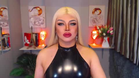Snapshot of amazingfatcock_ts chatting on 01/11/25, 05:51 MISS JAZMINE QUEEN OF HELLFIRE online show from 01/11/25, 05:51
