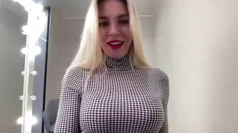 Snapshot of amazingkelly chatting on 12/03/24, 07:43 Kelly online show from 12/03/24, 07:43