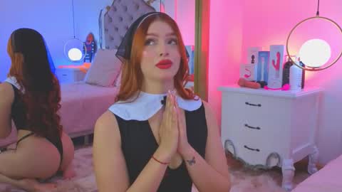 Snapshot of ambar_adamss chatting on 10/31/25, 11:33 Sara online show from 10/31/25, 11:33