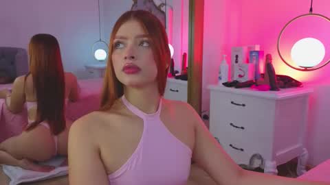 Snapshot of ambar_adamss chatting on 11/03/25, 11:22 Sara online show from 11/03/25, 11:22