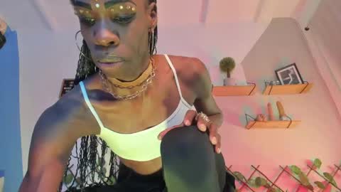 Snapshot of ambar_fitness88 chatting on 05/24/26, 11:37 Ambar fitness88 online show from 05/24/26, 11:37