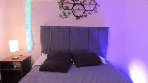 ambar_gh1 online show from 09/24/25, 08:23