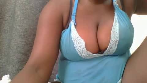 Snapshot of ambar_jasiri chatting on 12/20/24, 02:16 Mia online show from 12/20/24, 02:16