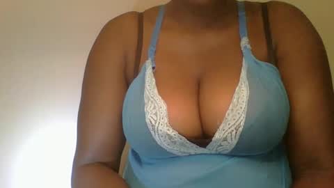 Snapshot of ambar_jasiri chatting on 01/07/25, 07:38 Mia online show from 01/07/25, 07:38