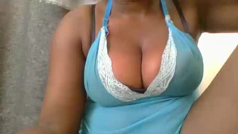 Snapshot of ambar_jasiri chatting on 01/08/25, 12:15 Mia online show from 01/08/25, 12:15