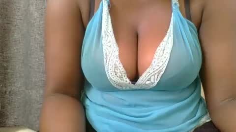 Snapshot of ambar_jasiri chatting on 01/14/25, 09:56 Mia online show from 01/14/25, 09:56