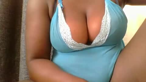 Snapshot of ambar_jasiri chatting on 01/26/25, 12:54 Mia online show from 01/26/25, 12:54