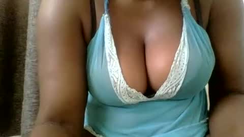 Snapshot of ambar_jasiri chatting on 02/09/25, 01:35 Mia online show from 02/09/25, 01:35