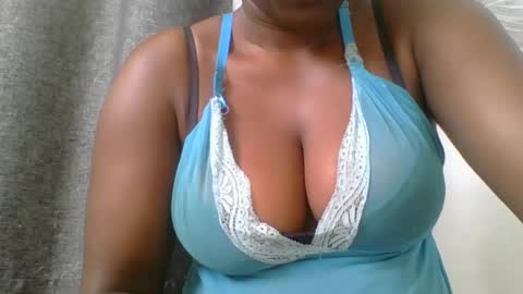 Snapshot of ambar_jasiri chatting on 02/13/25, 05:48 Mia online show from 02/13/25, 05:48