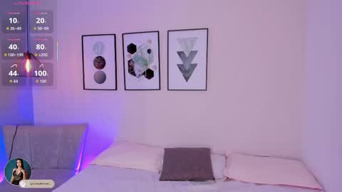 ambarevans_ online show from 11/09/25, 12:14