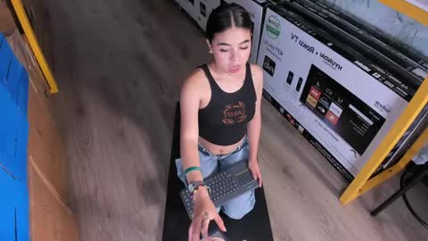 Snapshot of ambarina_ chatting on 05/07/26, 11:37 Ambarina online show from 05/07/26, 11:37
