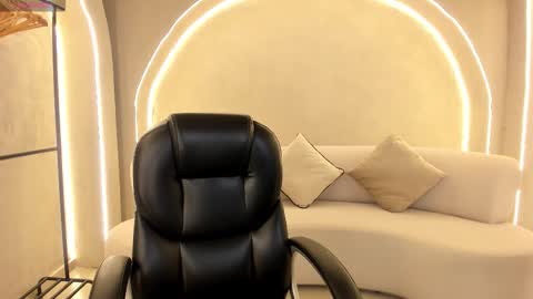 Ambar  online show from 11/10/25, 11:53