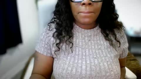 Amoya online show from 10/27/25, 03:27