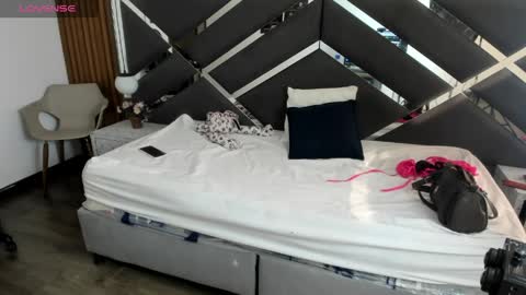 Ambar Ross online show from 04/04/26, 12:46