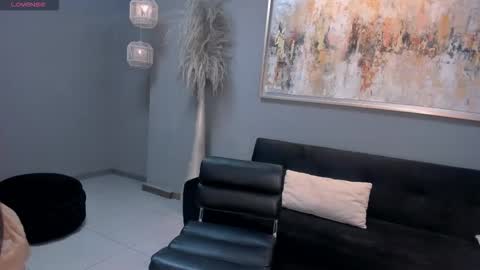 ambarowens online show from 12/17/25, 04:40