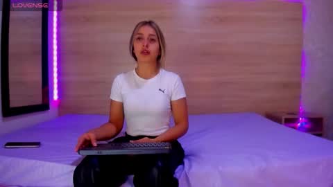 ambarvioletcm online show from 03/27/26, 02:17