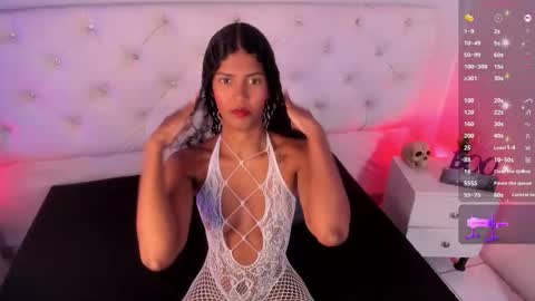 Snapshot of ambeer_fox_ chatting on 10/27/25, 08:13 Amber online show from 10/27/25, 08:13