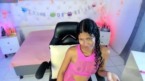 Snapshot of ambeer_fox_ chatting on 10/31/25, 06:20 Amber online show from 10/31/25, 06:20