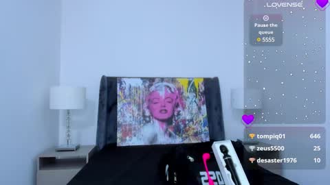 Snapshot of amber_adams_ chatting on 12/17/24, 05:47 Amber online show from 12/17/24, 05:47