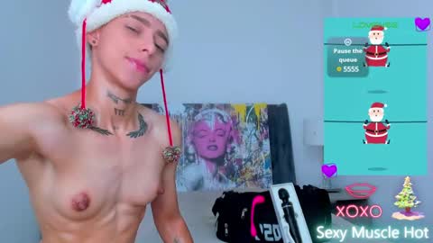 Snapshot of amber_adams_ chatting on 12/22/24, 01:33 Amber online show from 12/22/24, 01:33