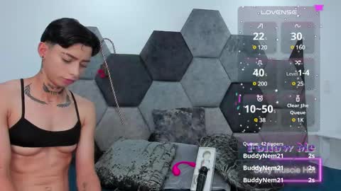 Snapshot of amber_adams_ chatting on 01/28/25, 05:03 Amber online show from 01/28/25, 05:03