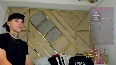 Snapshot of amber_adams_ chatting on 10/25/25, 05:08 Amber online show from 10/25/25, 05:08