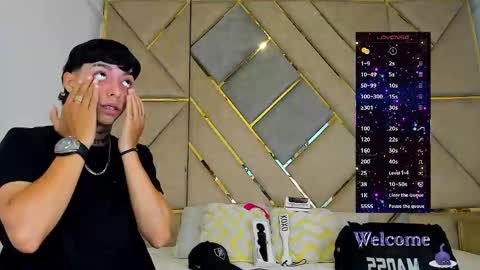 Snapshot of amber_adams_ chatting on 11/02/25, 01:24 Amber online show from 11/02/25, 01:24