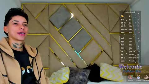 Snapshot of amber_adams_ chatting on 11/13/25, 01:32 Amber online show from 11/13/25, 01:32