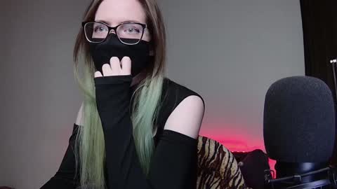 Snapshot of amber_candyfloss chatting on 12/15/24, 12:07 Amber non-nude model online show from 12/15/24, 12:07