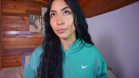 amber_curly online show from 01/12/26, 09:20