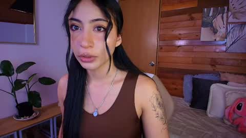 amber_curly online show from 04/16/26, 07:25