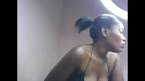 amber_cutie2 online show from 04/23/26, 02:35