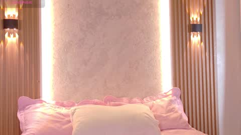 Snapshot of amber_gibsson2 chatting on 02/21/26, 01:12 Amber online show from 02/21/26, 01:12