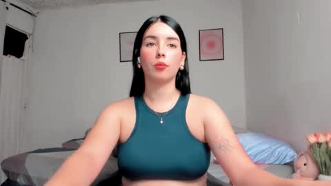 Snapshot of amber_landy1 chatting on 11/19/25, 02:33 amber online show from 11/19/25, 02:33