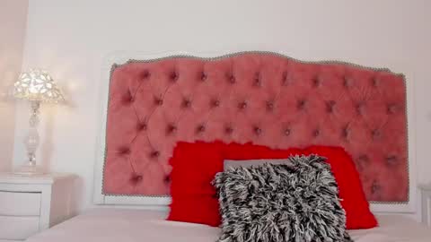 Snapshot of amber_roose75 chatting on 09/10/25, 12:27 julieta  online show from 09/10/25, 12:27