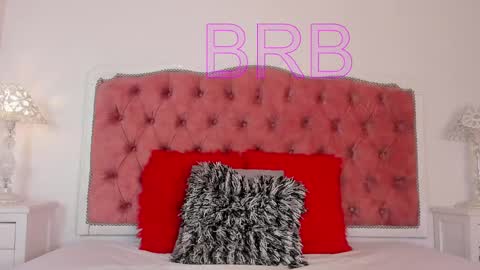 Snapshot of amber_roose75 chatting on 09/30/25, 12:21 julieta  online show from 09/30/25, 12:21