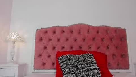 Snapshot of amber_roose75 chatting on 10/13/25, 01:44 julieta  online show from 10/13/25, 01:44