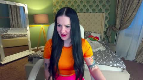 Snapshot of amberdismond chatting on 02/06/25, 05:14 Anna online show from 02/06/25, 05:14