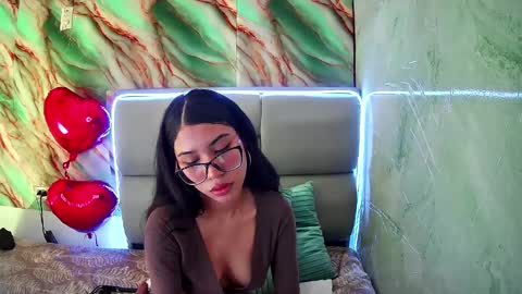 Amber Jeong online show from 02/08/25, 01:11