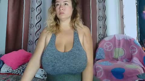 Snapshot of amberlissi chatting on 06/18/26, 02:10 LISSY online show from 06/18/26, 02:10