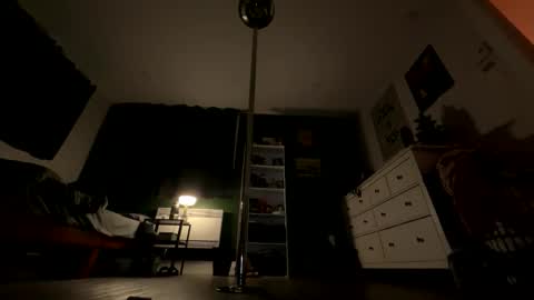 Snapshot of amberlouu chatting on 12/18/25, 07:47 amberlouu online show from 12/18/25, 07:47