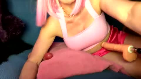 Snapshot of amberloves2write chatting on 03/11/25, 04:43 Amberloves2write aka AmberMyBelle online show from 03/11/25, 04:43