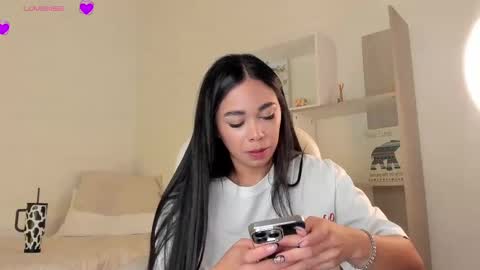 Snapshot of ambermiller04 chatting on 09/29/25, 03:39 Amber online show from 09/29/25, 03:39