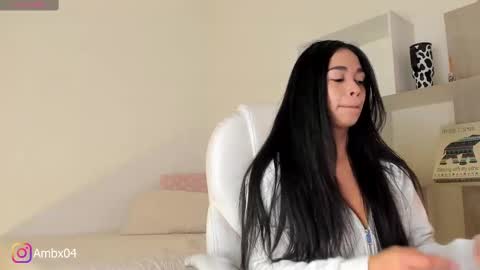 Snapshot of ambermiller04 chatting on 11/06/25, 11:33 Amber online show from 11/06/25, 11:33