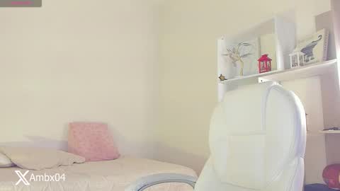 Snapshot of ambermiller04 chatting on 12/17/25, 01:50 Amber online show from 12/17/25, 01:50