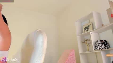 Amber online show from 01/19/26, 01:04